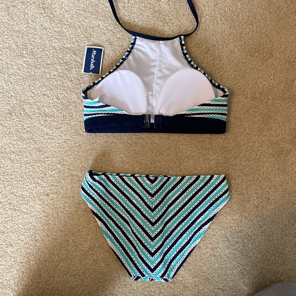 Bikini - Picture 2 of 2